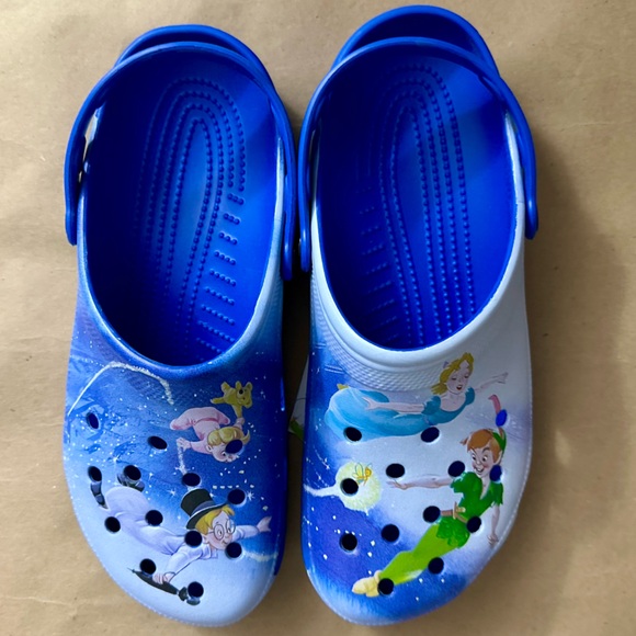 NWT Crocs Disney Parks Peter Pan Blue Classic Clogs - Picture 2 of 9